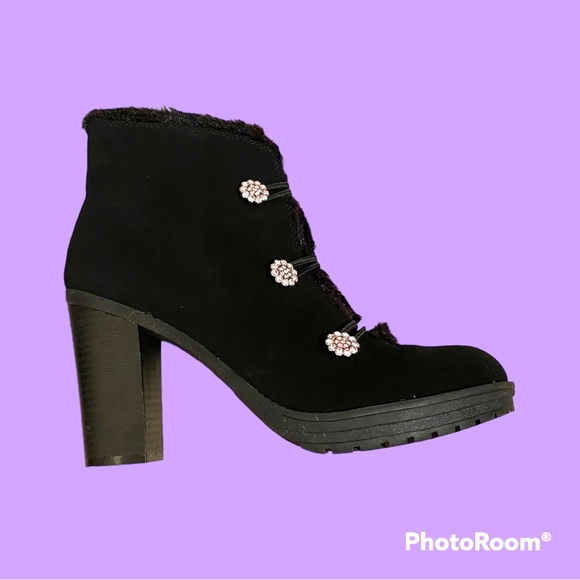 Andiamo Black  booties with rhinestones cluster buttons size 9.5 New without box - Picture 3 of 12